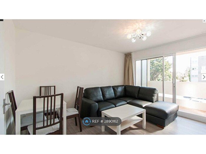 3 Bedroom Flat To Rent In Bloomsbury Close, London, W5