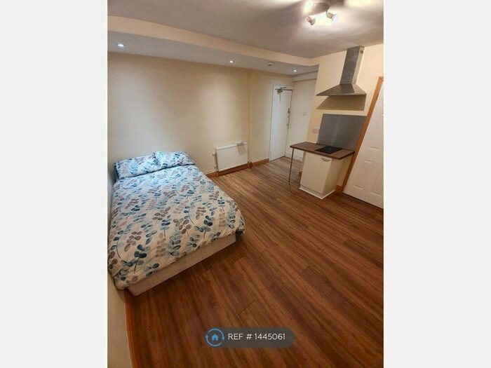 Studio To Rent In Mansfield Road, Nottingham, NG1