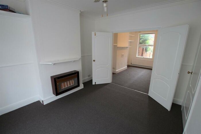 3 Bedroom Terraced House To Rent In Burns Street, Northampton, NN1