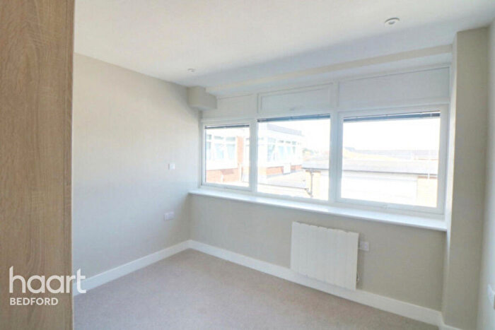 2 Bedroom Apartment For Sale In Mill Street, Bedford, MK40