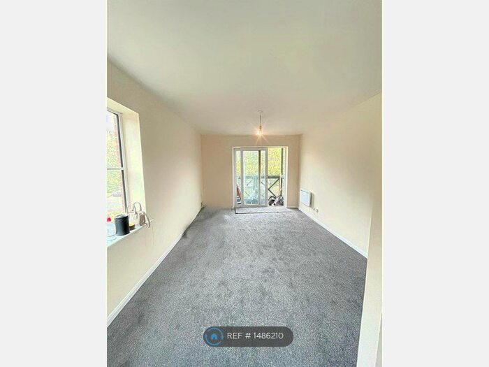 2 Bedroom Flat To Rent In Rose Kiln Lane, Reading, RG1