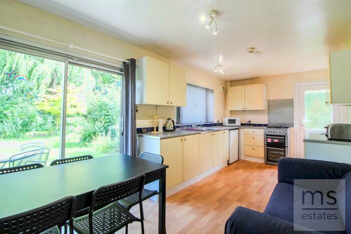 5 Bedroom Detached House To Rent In Toston Drive, Wollaton, Nottingham, NG8