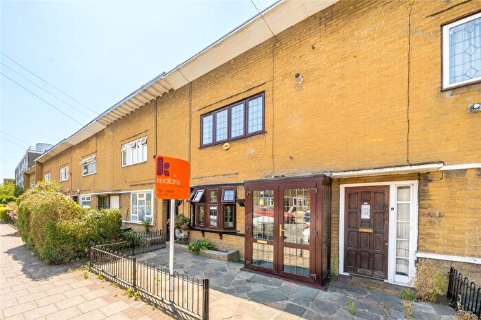2 Bedroom Terraced House For Sale In White Horse Lane, Stepney Green, London, E1