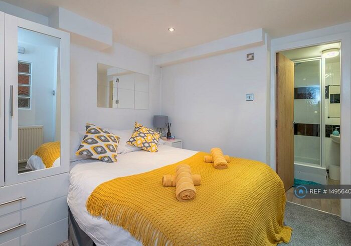 1 Bedroom Flat To Rent In Harrogate Road, Leeds, LS7