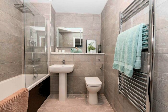 1 Bedroom Apartment To Rent In Parliament Square Crump St, Liverpool, Merseyside, L1