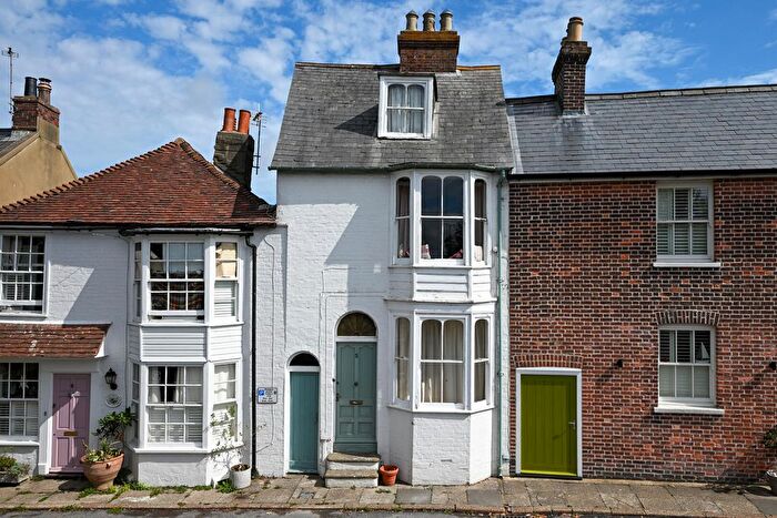 3 Bedroom Property For Sale In Bridge Place, Rye, TN31