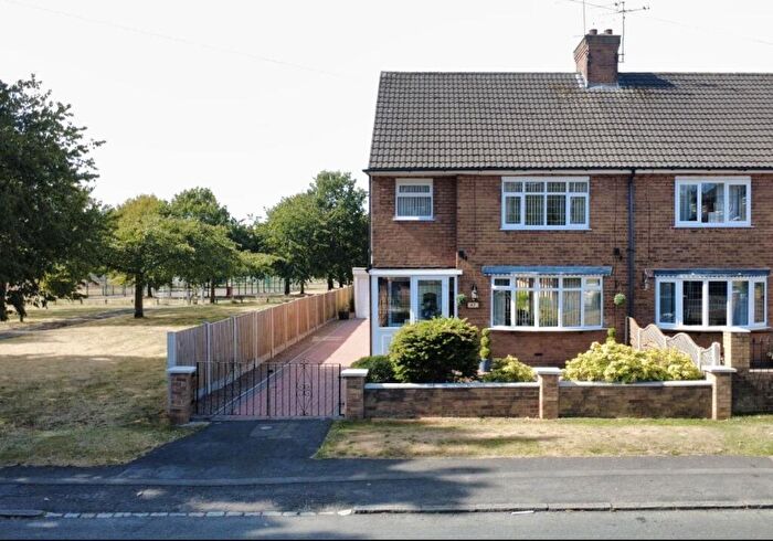 3 Bedroom Semi-Detached House For Sale In Cauldon Avenue, Bradwell, Newcastle-Under-Lyme, ST5