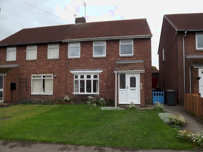 3 Bedroom Semi-Detached House To Rent In Newton Drive, Framwellgate Moor, Durham, DH1