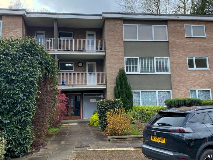 3 Bedroom Flat To Rent In By The Wood, Carpenders Park, WD19