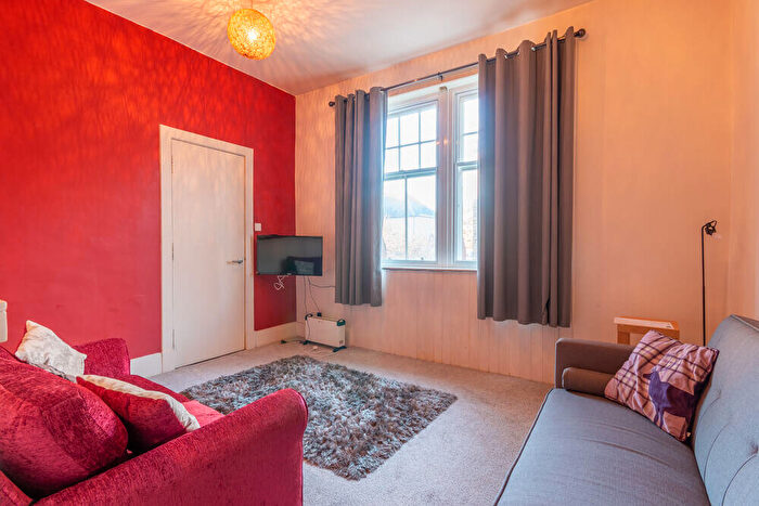 2 Bedroom Flat To Rent In L Canongate, Edinburgh, EH8