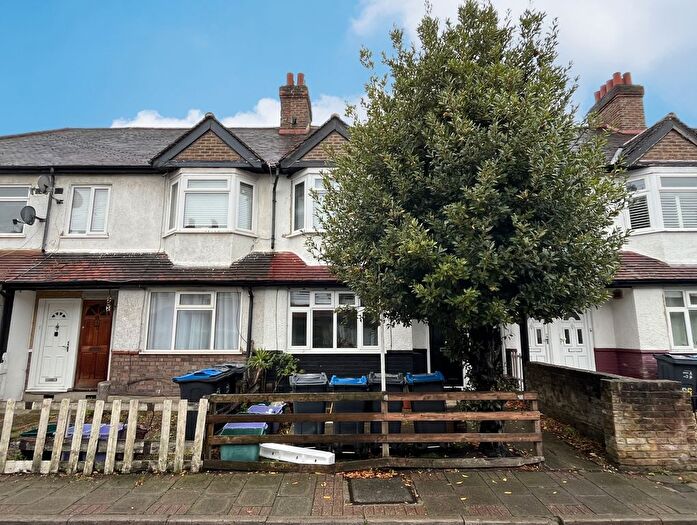 1 Bedroom Flat For Sale In Kimble Road, Colliers Wood, London, SW19