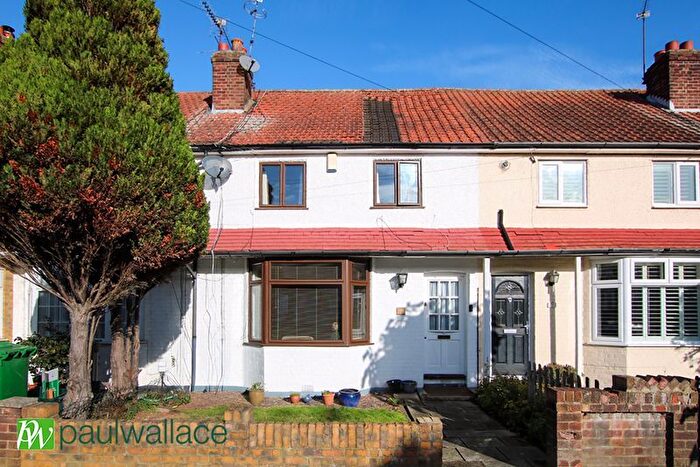 2 Bedroom Terraced House For Sale In Cromwell Avenue, West Cheshunt, EN7