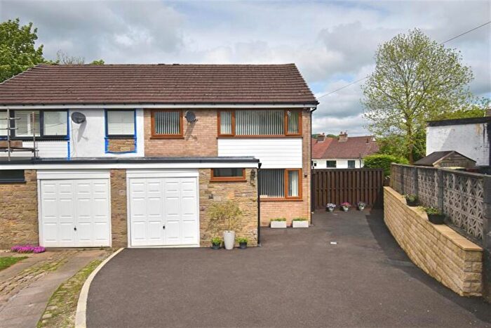 4 Bedroom Semi-Detached House For Sale In Shallcross Crescent, Whaley Bridge, High Peak, SK23