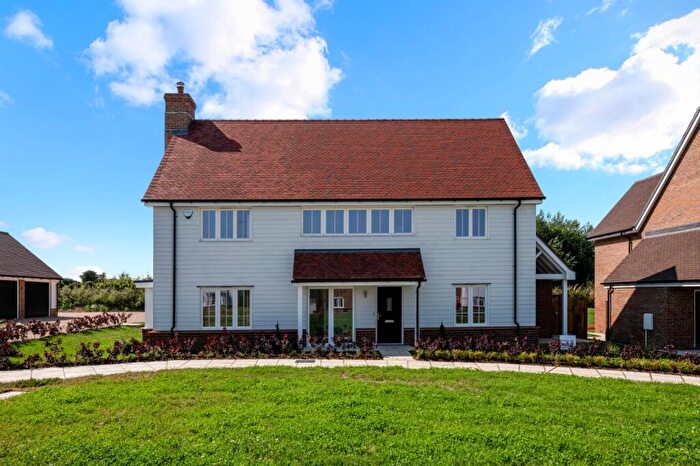 4 Bedroom Detached House For Sale In Summerfield Close, Staple, Canterbury, Kent, CT3