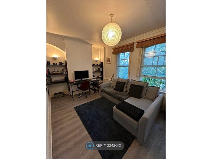 1 Bedroom Flat To Rent In Goswell Road, London, EC1V