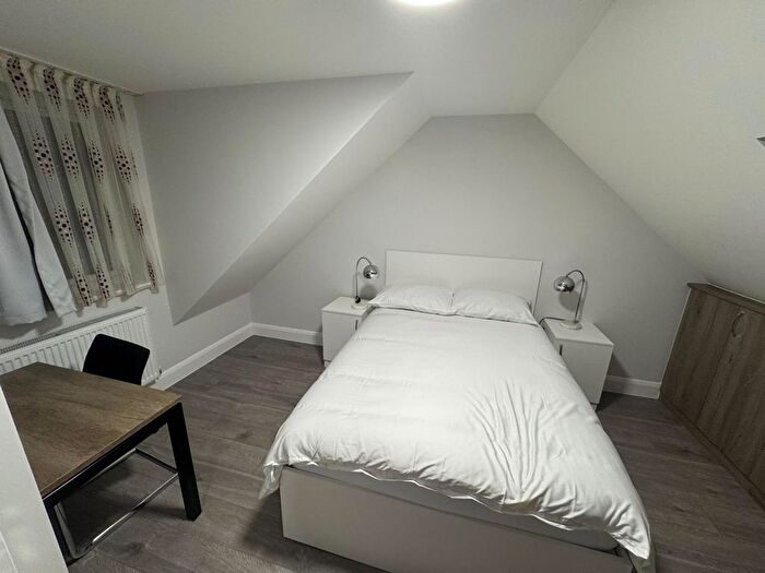 1 Bedroom Flat To Rent In Green Lane, Ilford, IG3