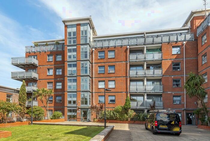 2 Bedroom Flat To Rent In Berber Parade London, SE18