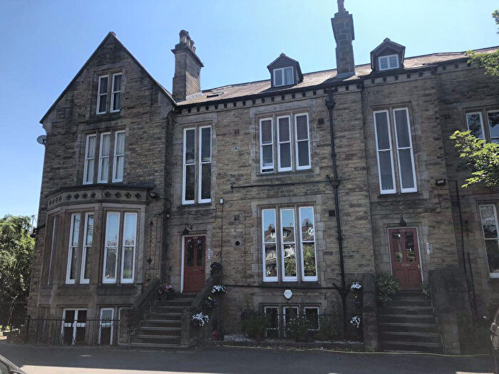 2 Bedroom House To Rent In Kirkstall Lane, Leeds, LS6