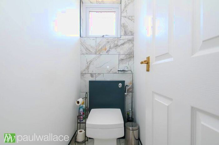 3 Bedroom Terraced House For Sale In Abbotts Drive, Waltham Abbey, EN9