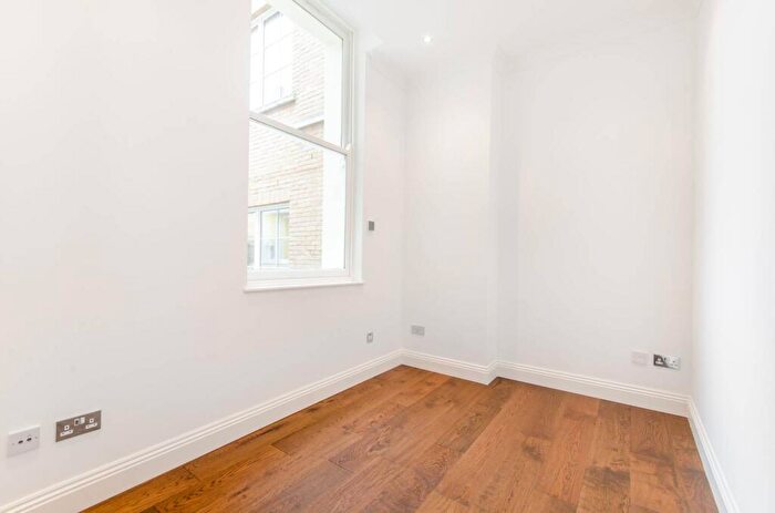 2 Bedroom Flat To Rent In Ludgate Square, City, London, EC4M
