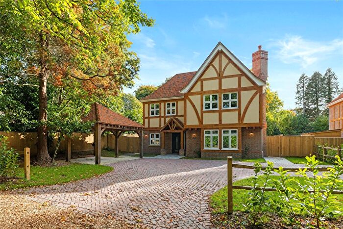 4 Bedroom Detached House For Sale In Highercombe Road, Haslemere, Surrey, GU27