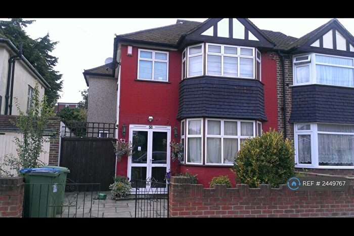3 Bedroom Semi-Detached House To Rent In Brookdene Road, London, SE18