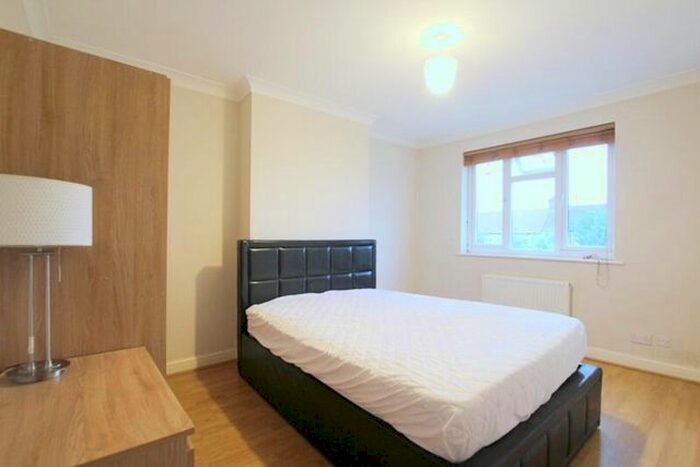 4 Bedroom Terraced House To Rent In Dahlia Gardens, Mitcham, Surrey, CR4