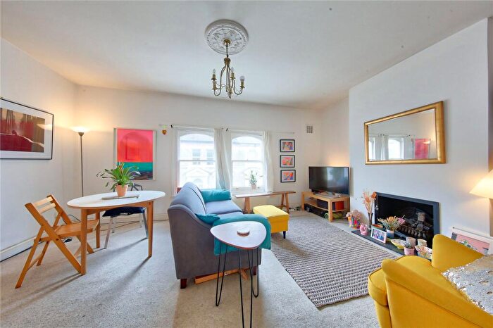 1 Bedroom Apartment To Rent In Northcote Road, SW11