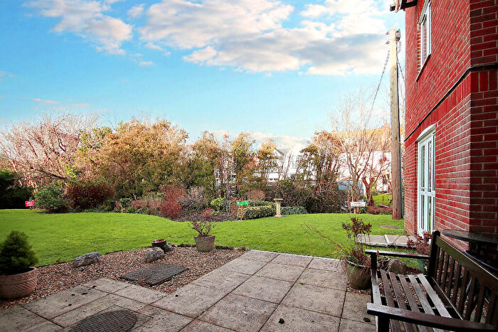 2 Bedroom Flat For Sale In Danestream Court, Milford On Sea, SO41