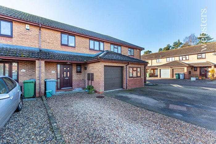 3 Bedroom Terraced House For Sale In Coopers Close, Taverham, NR8