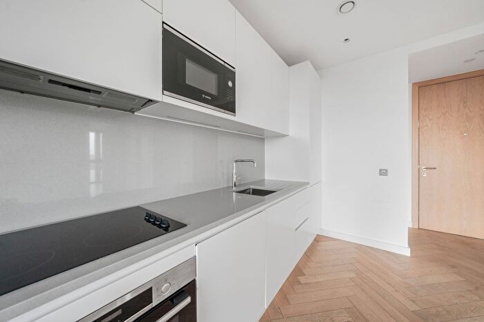 2 Bedroom Flat To Rent In Oberman Road, London, NW10