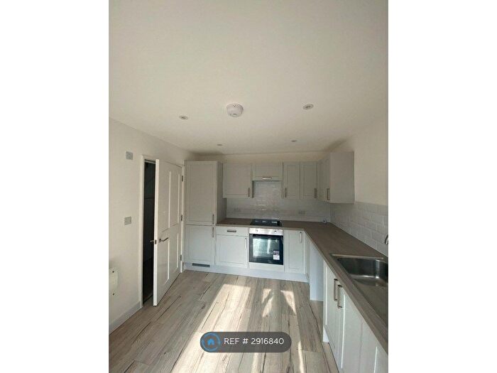 3 Bedroom Terraced House To Rent In The Cottages, Devizes, SN10