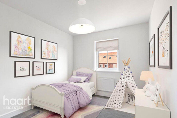 4 Bedroom Semi Detached House For Sale In Paragon Road, Leicester, LE4