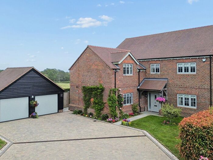 5 Bedroom Detached House For Sale In Hastoe Hill, Tring, HP23