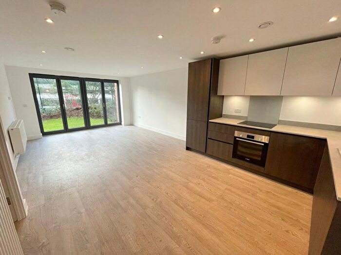 2 Bedroom Flat To Rent In Belgrave Close, London, N14