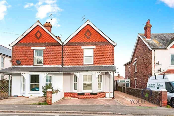 2 Bedroom Flat For Sale In Station Road, Polegate, East Sussex, BN26