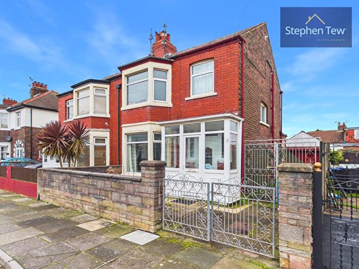 3 Bedroom Semi Detached House For Sale In Kingston Avenue, Blackpool, FY4