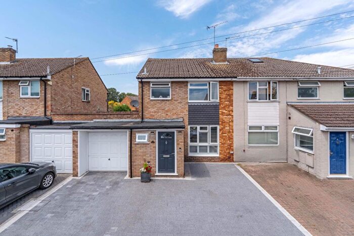 3 Bedroom Semi-Detached House For Sale In Anderson Drive, Ashford, TW15