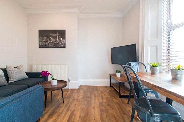 3 Bedroom Apartment To Rent In Camden Street, PL4