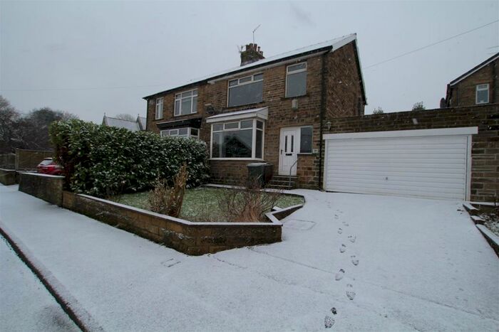 3 Bedroom Semi-Detached House To Rent In Fieldway, Clayton, Bradford, BD14