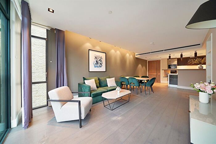 2 Bedroom Flat To Rent In Young Street, London, W8