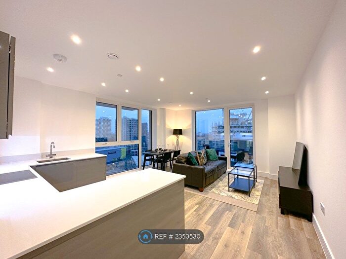 2 Bedroom Flat To Rent In Voyager House, London, SW11