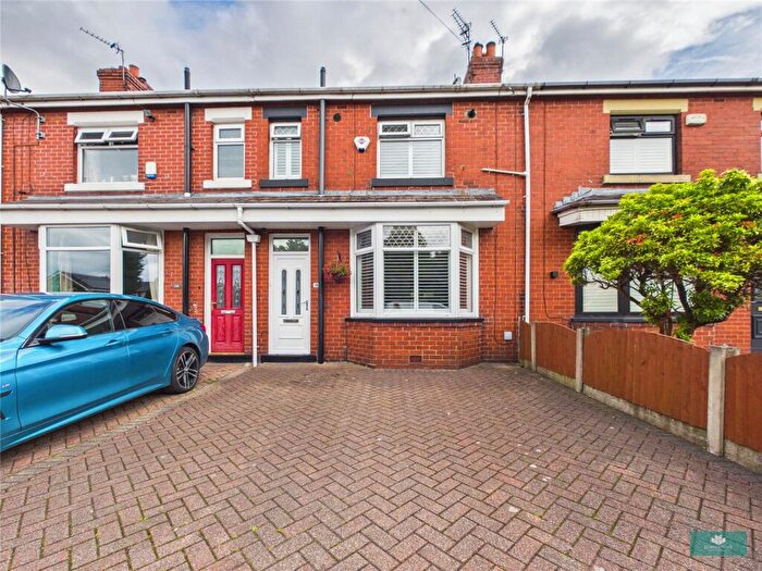 3 Bedroom Semi Detached House For Sale In Edward Road, Shaw, Oldham, OL2