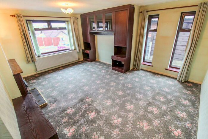 2 Bedroom Detached Bungalow For Sale In Pasture Close, Heywood, OL10
