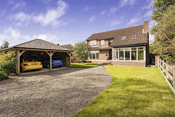 4 Bedroom Detached House For Sale In River Gardens, Purley On Thames, RG8