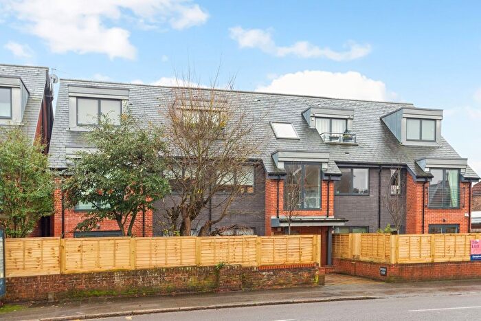 2 Bedroom Flat To Rent In Brighton Road, Horsham, RH13