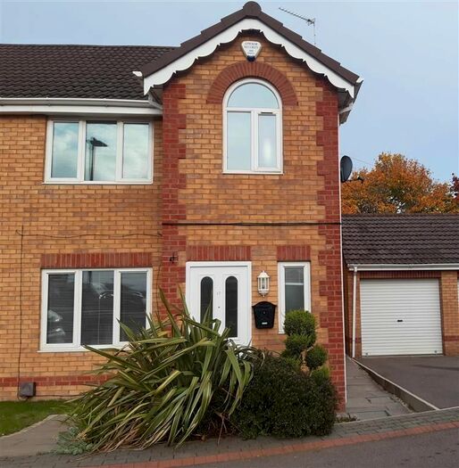 3 Bedroom Semi-Detached House To Rent In Windsor View, New Rossington, Doncaster, DN11