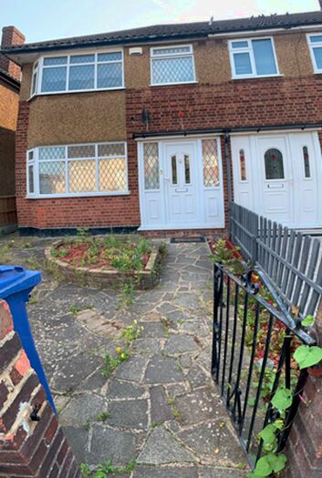 3 Bedroom Semi-Detached House To Rent In Alfred Road, Aveley, South Ockendon RM15