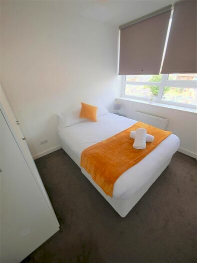 2 Bedroom Flat To Rent In Flat Hill House, Bournemouth, BH1