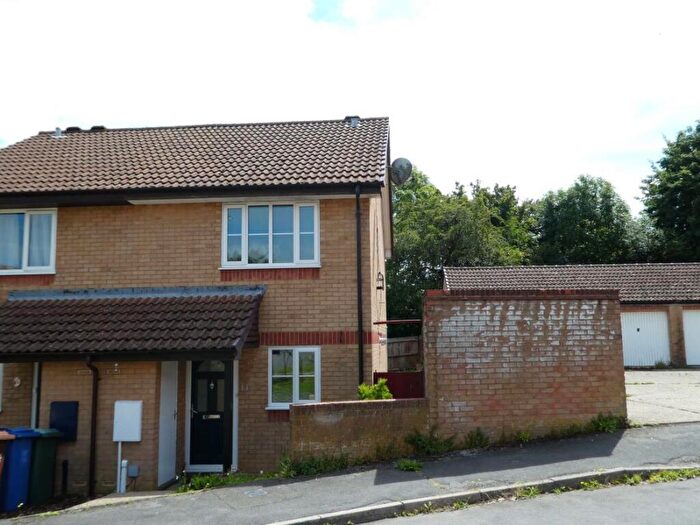 2 Bedroom End Of Terrace House For Sale In Bettina Crescent, Banbury, OX16